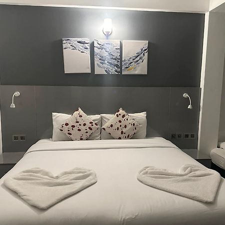 The G Ten Holiday Inn 胡鲁马累 外观 照片