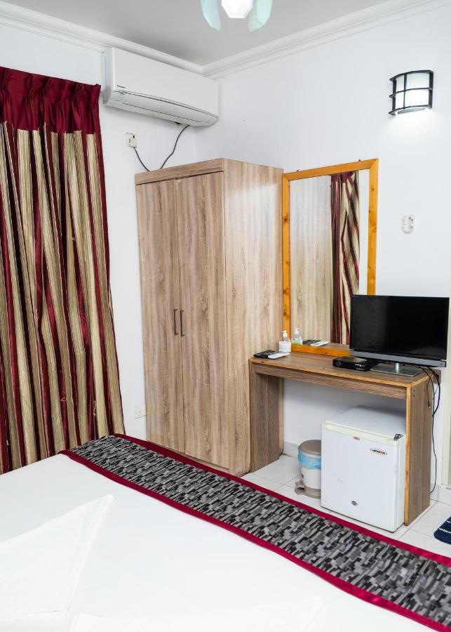 The G Ten Holiday Inn 胡鲁马累 外观 照片